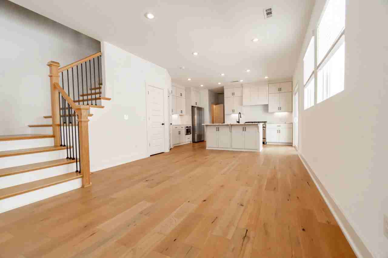 1059 S Hollywood Ave #1 - Photo 7 of 24