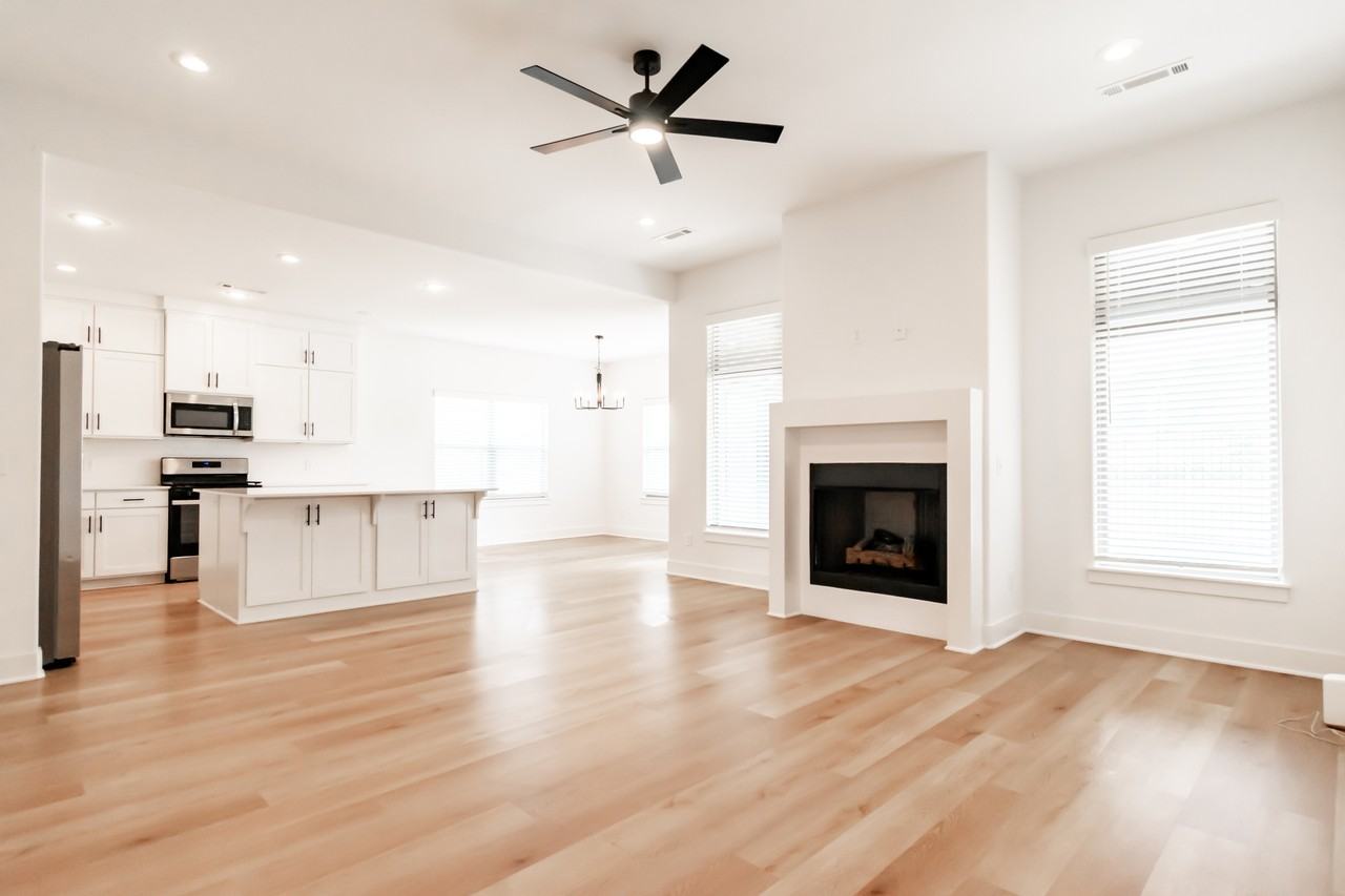 616 S Wagon Wheel Ave #1 - Photo 3 of 20