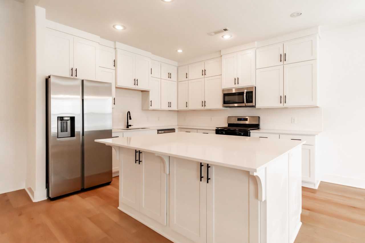 616 S Wagon Wheel Ave #1 - Photo 4 of 20