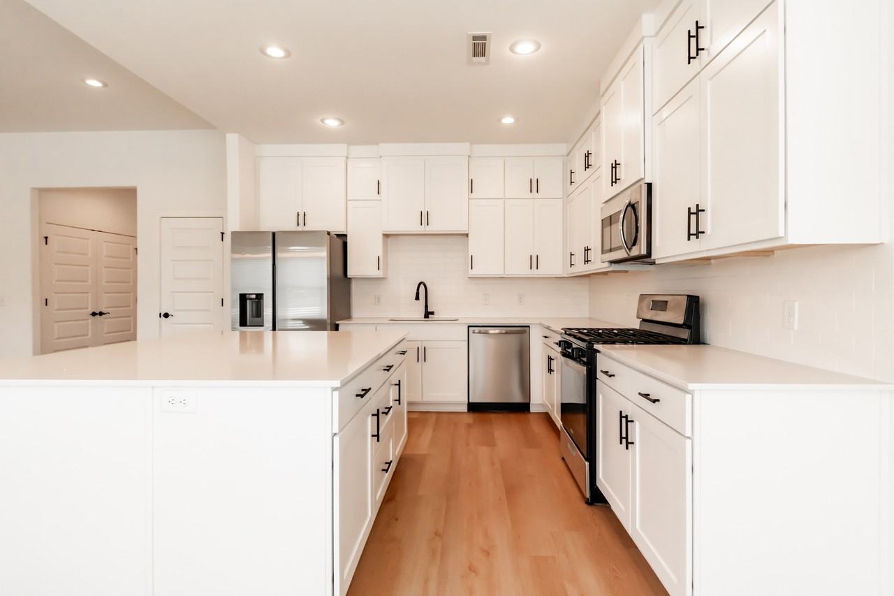 616 S Wagon Wheel Ave #1 - Photo 5 of 20