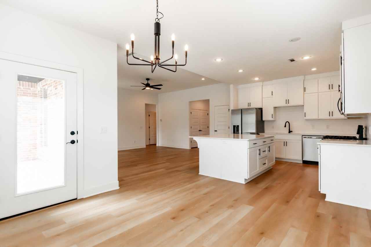 616 S Wagon Wheel Ave #1 - Photo 7 of 20