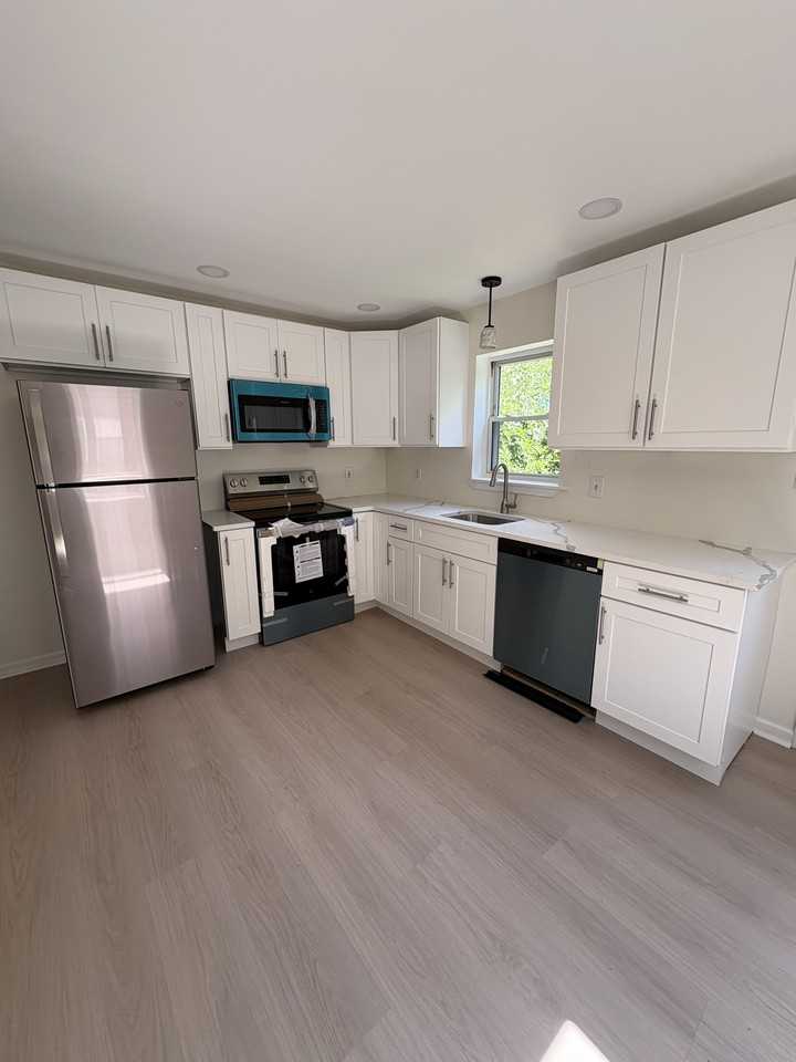 705 Powell St #1 - Photo 2 of 26