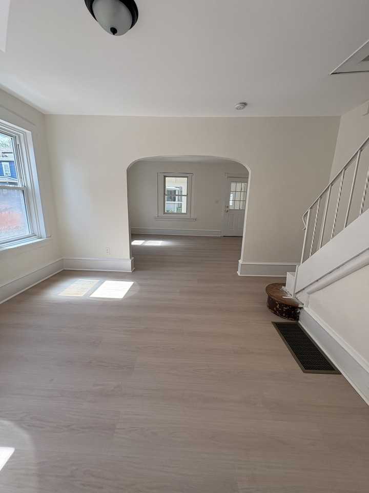 705 Powell St #1 - Photo 3 of 26