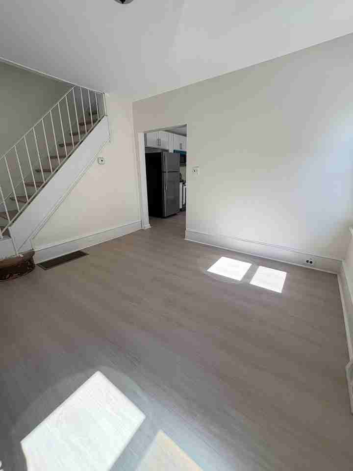 705 Powell St #1 - Photo 6 of 26
