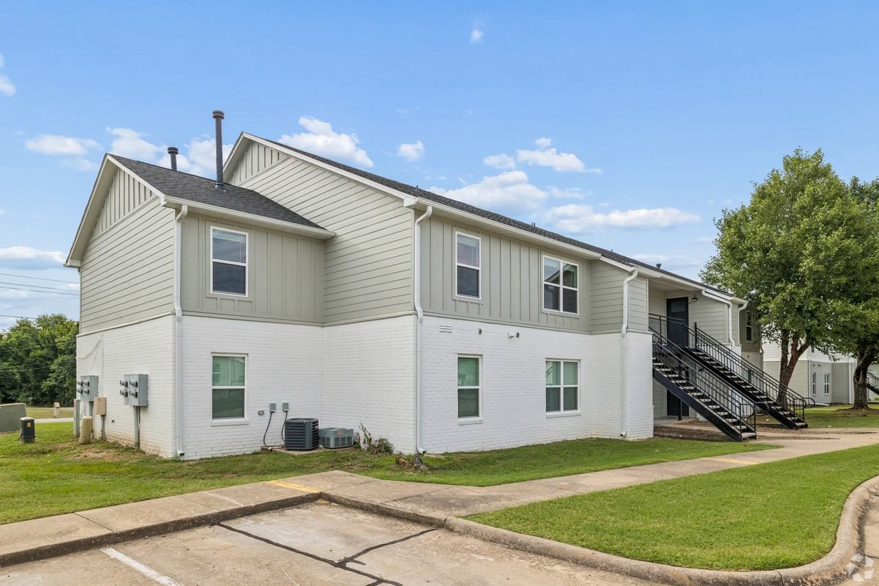 1168 W Cato Springs Rd #3 - Photo 6 of 17