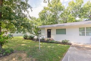 featured image of 2305 S Laverne Ave #1