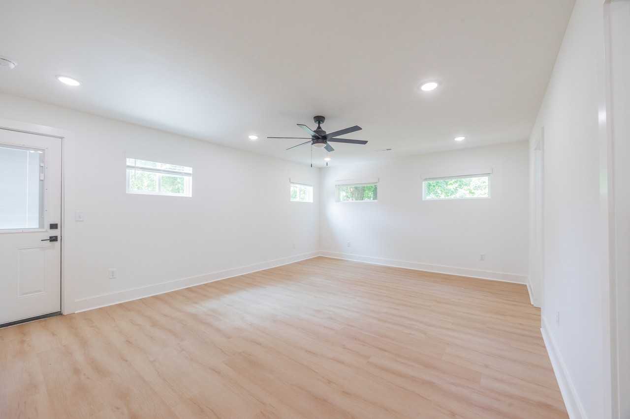 2305 S Laverne Ave #1 - Photo 7 of 14