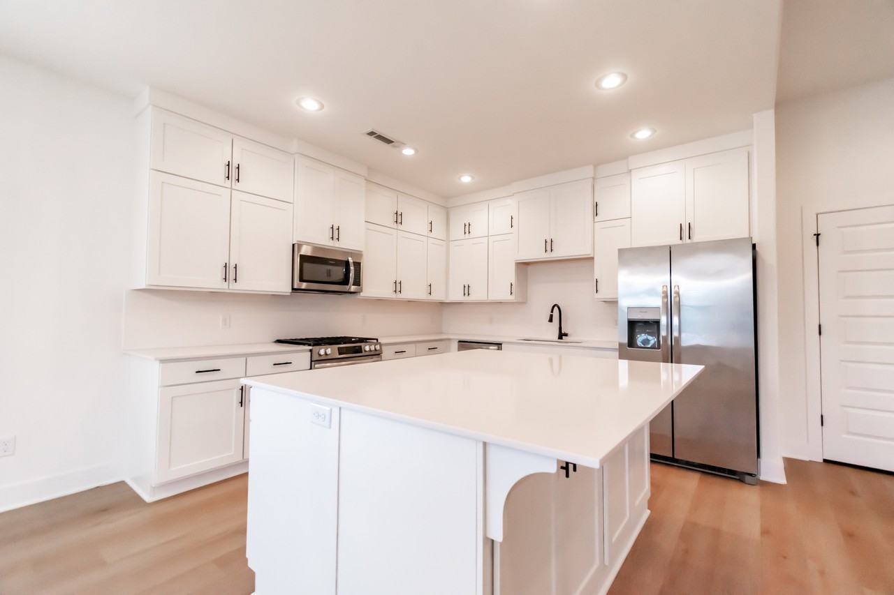 535 S Wagon Wheel Ave #1 - Photo 4 of 19