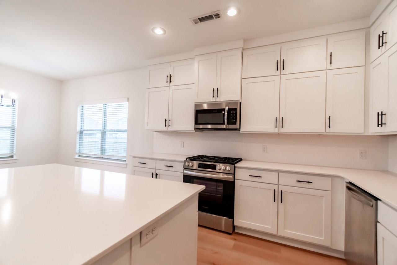 535 S Wagon Wheel Ave #1 - Photo 5 of 19