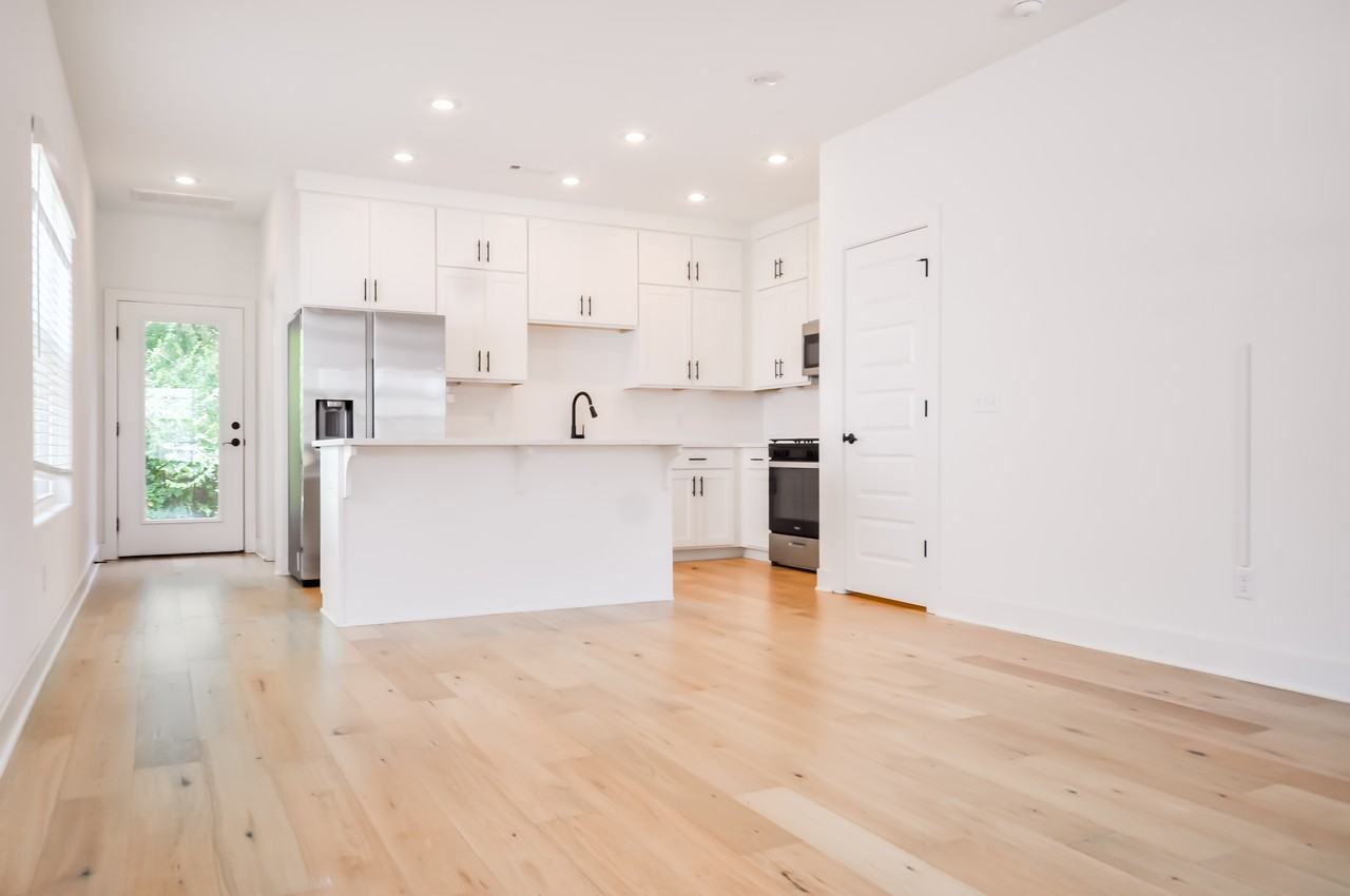 1278 W Hendrix St #2 - Photo 4 of 15