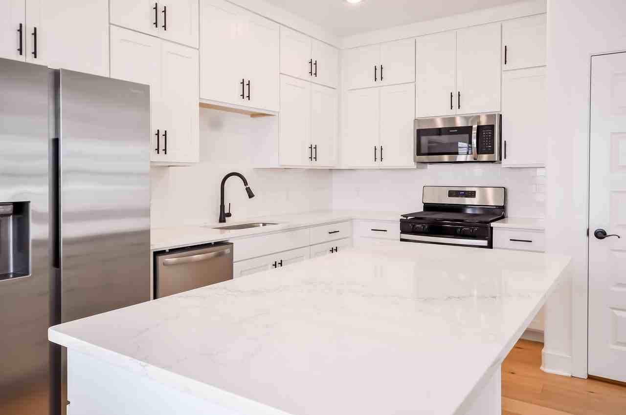 1278 W Hendrix St #2 - Photo 5 of 15