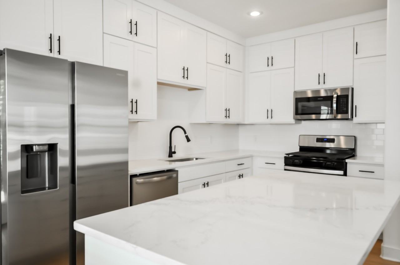 1278 W Hendrix St #2 - Photo 6 of 15