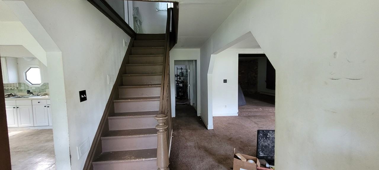 39 Vernon Ave #1 - Photo 4 of 12