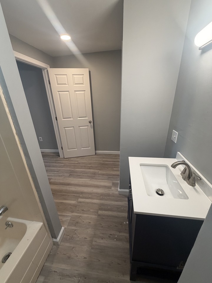 189 Plain St #1S - Photo 4 of 8