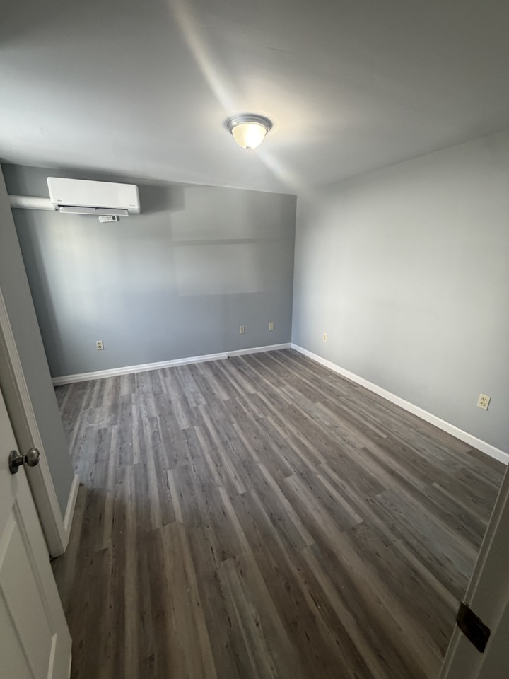 189 Plain St #1S - Photo 6 of 8