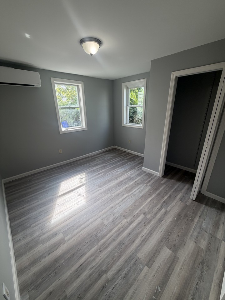 189 Plain St #1S - Photo 7 of 8