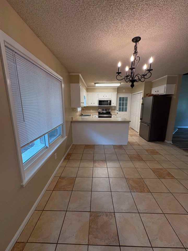 3212 Tyndall Dr #1 - Photo 3 of 11