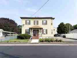 featured image of 40 Jackson St