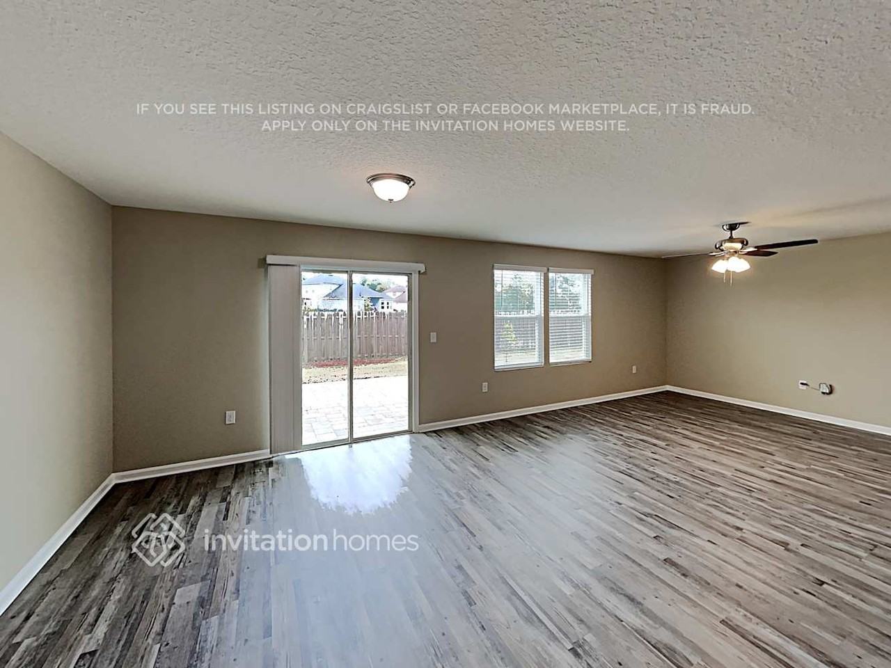2136 Pebble Point Dr - Photo 3 of 18
