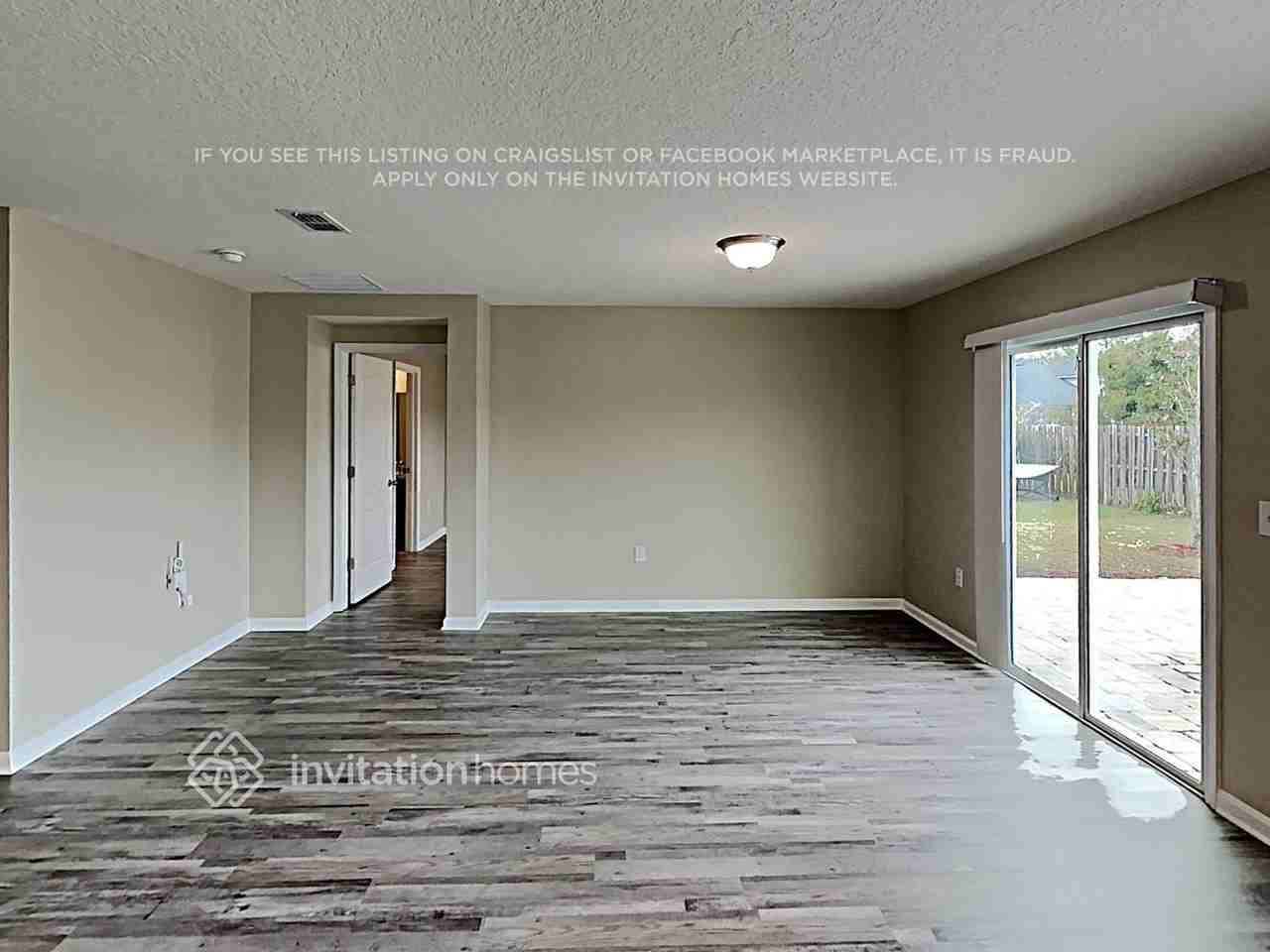 2136 Pebble Point Dr - Photo 4 of 18