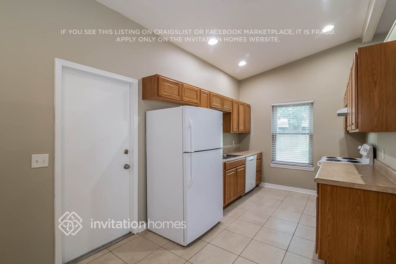 4274 Walnut Bnd - Photo 7 of 21