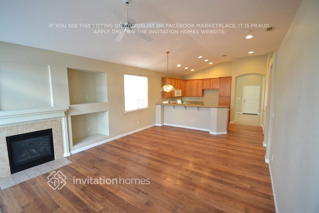 7479 Damascas Dr - Photo 2 of 9