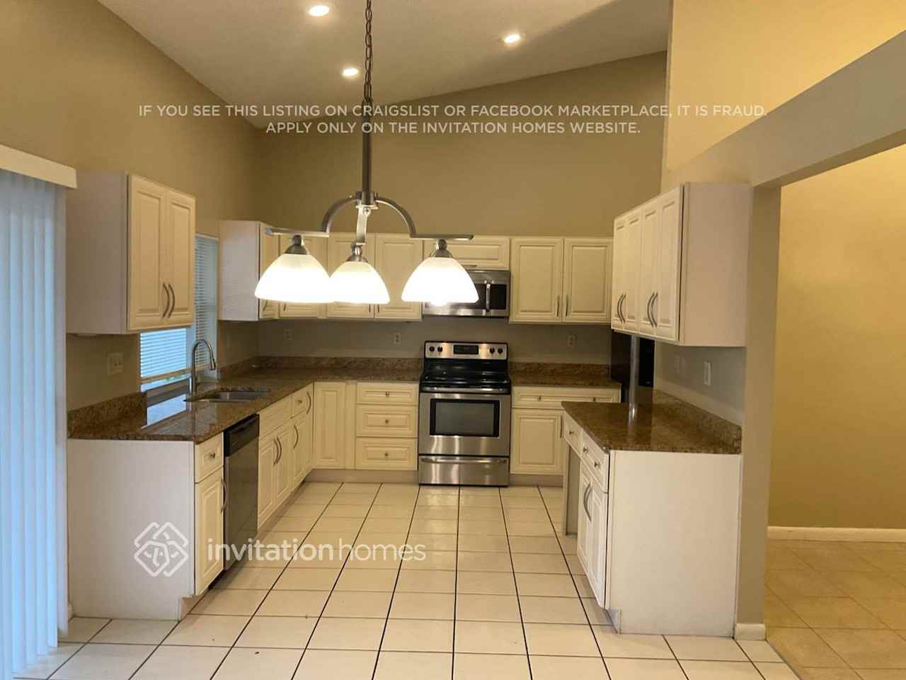 10320 Nw 48th Ct - Photo 4 of 16