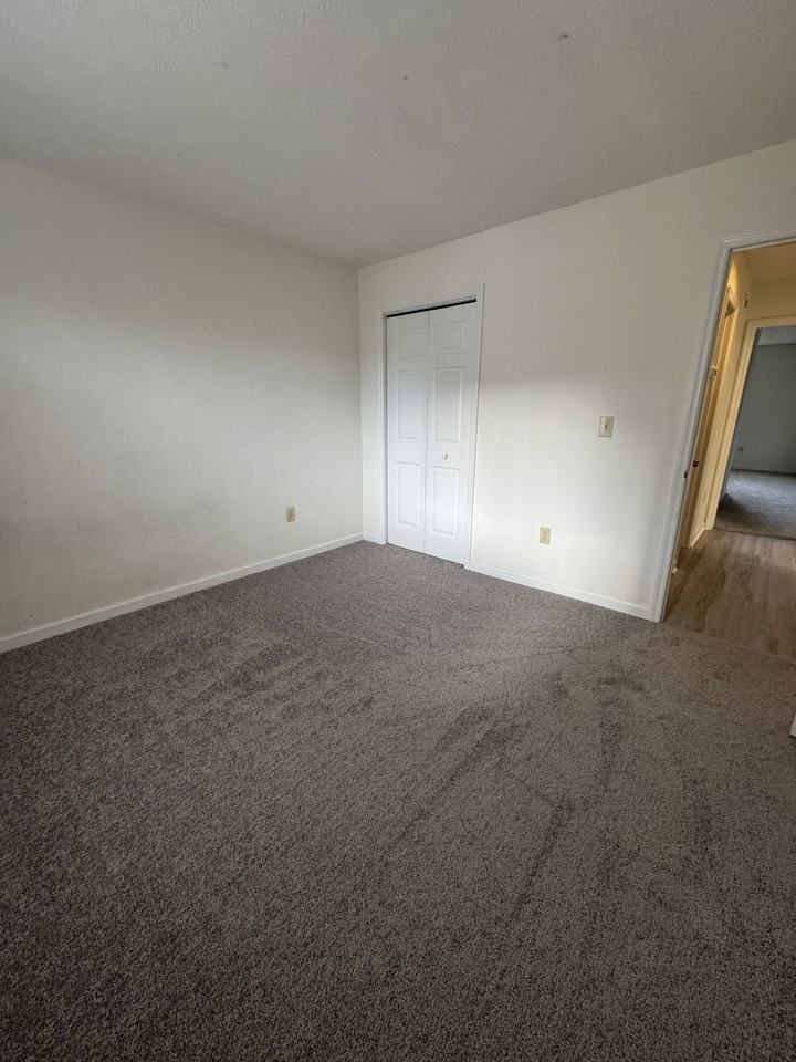 4258 Pinehurst Cir Unit R6 #R6 - Photo 3 of 13