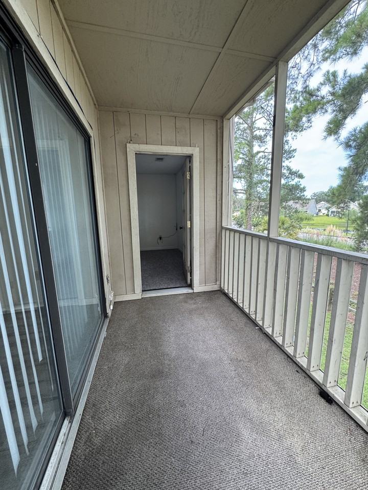 4258 Pinehurst Cir Unit R6 #R6 - Photo 4 of 13