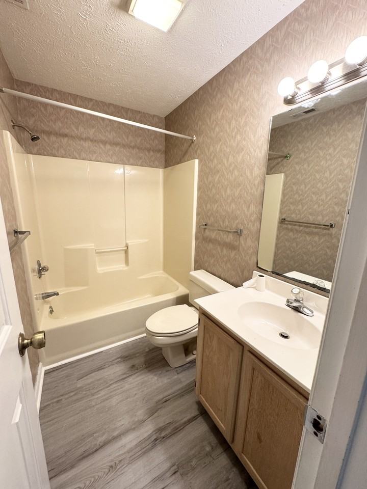 4258 Pinehurst Cir Unit R6 #R6 - Photo 6 of 13