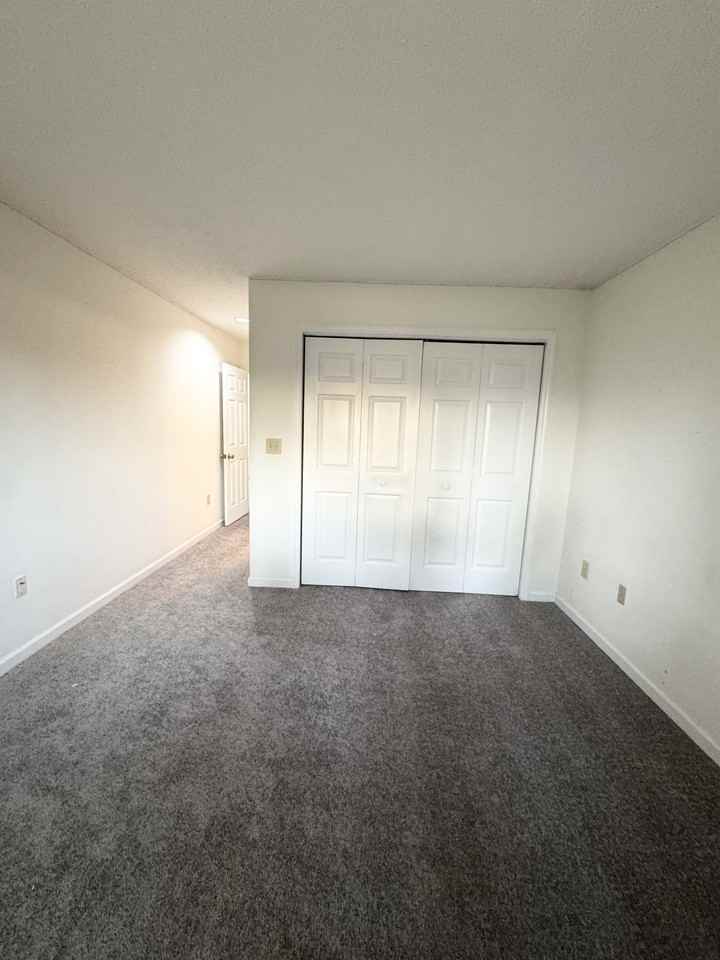 4258 Pinehurst Cir Unit R6 #R6 - Photo 7 of 13