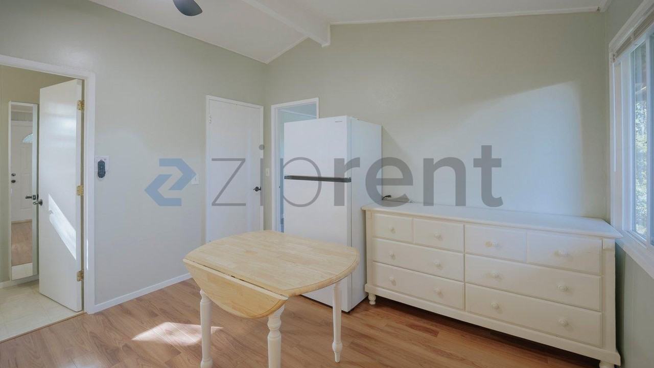 14222 Chester Ave #B - Photo 5 of 23