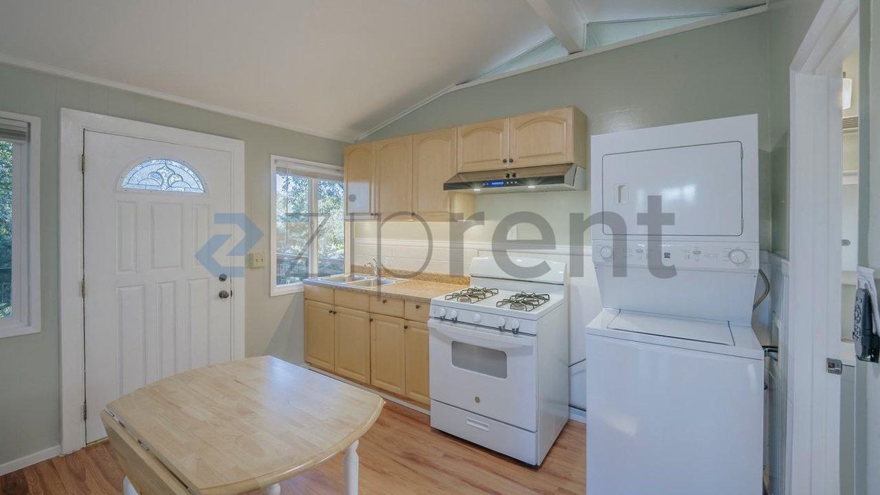 14222 Chester Ave #B - Photo 6 of 23