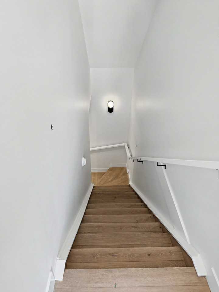 3119B 45 St Sw - Photo 4 of 11