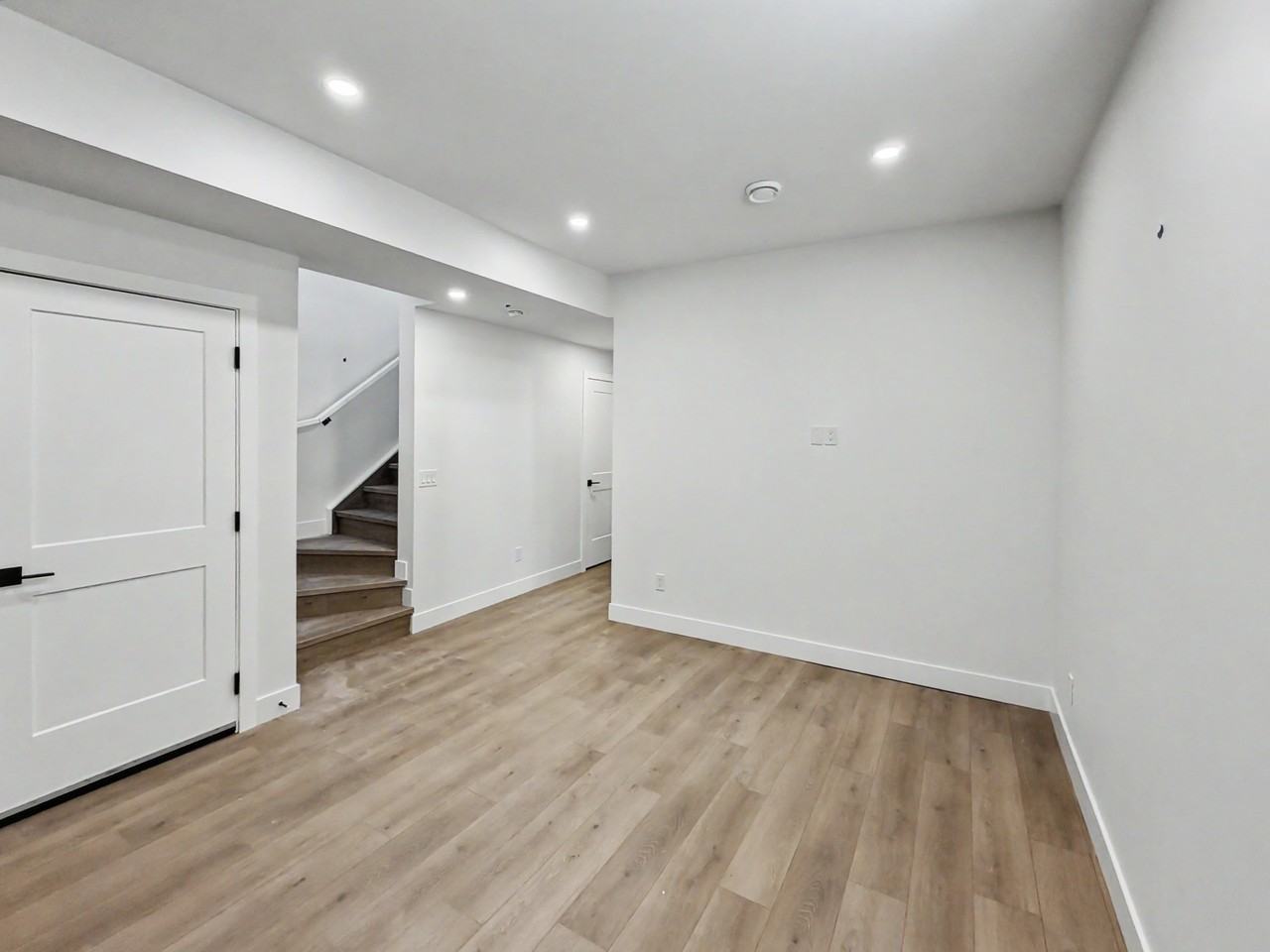 3119B 45 St Sw - Photo 7 of 11