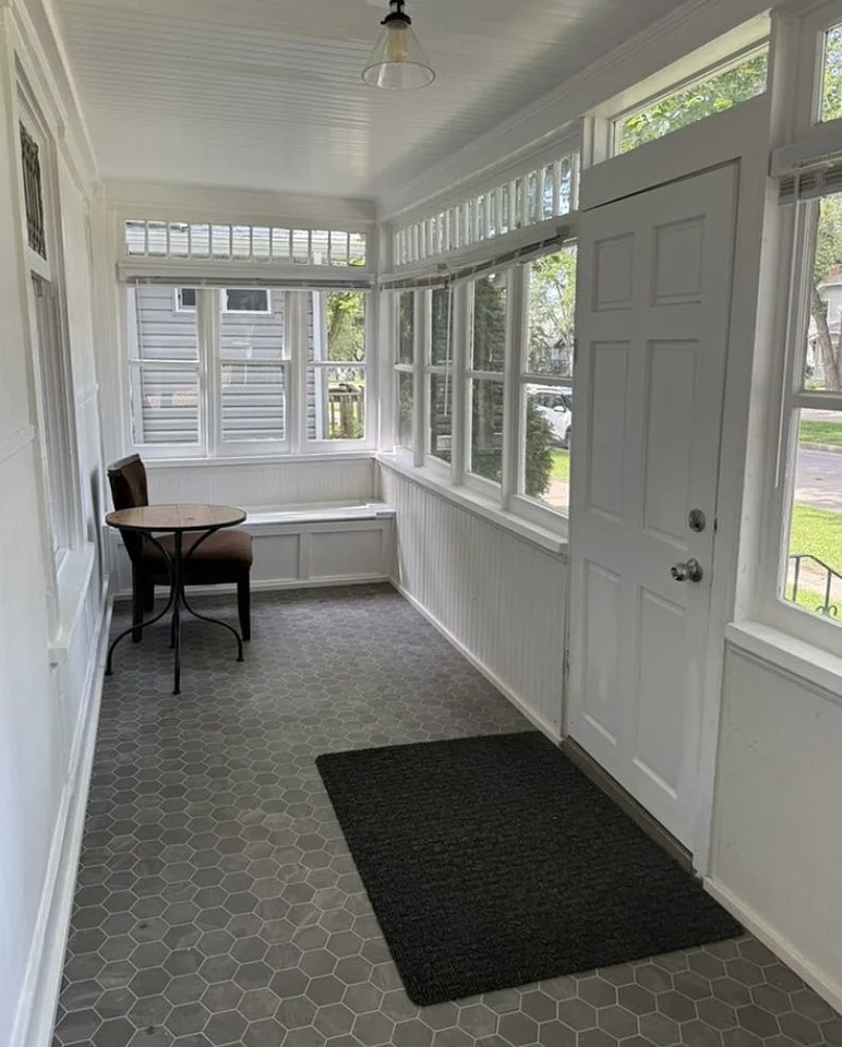 609 29th St W - Photo 2 of 21
