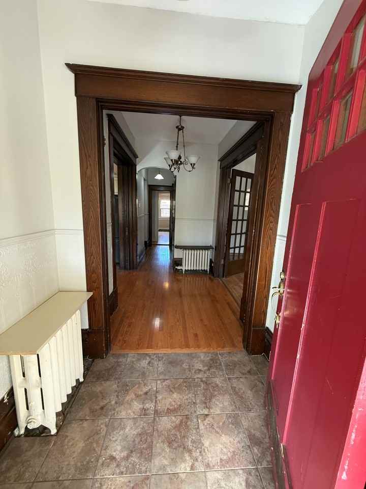 61 Paisley St - Photo 4 of 13