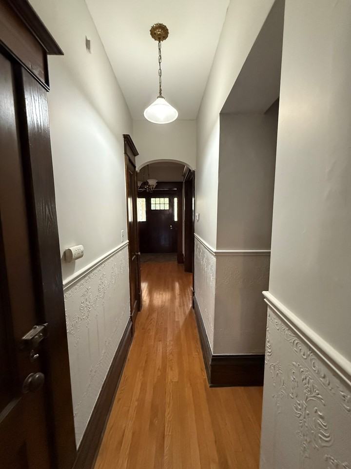 61 Paisley St - Photo 5 of 13
