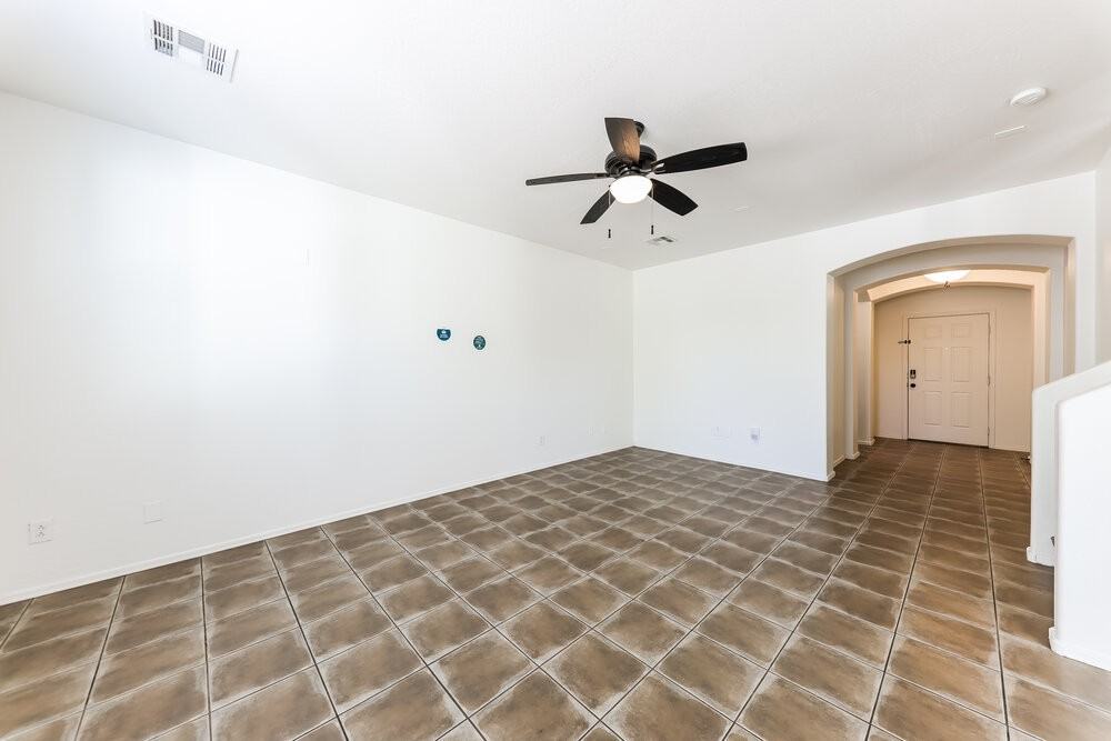 16041 N 171st Dr - Photo 6 of 17