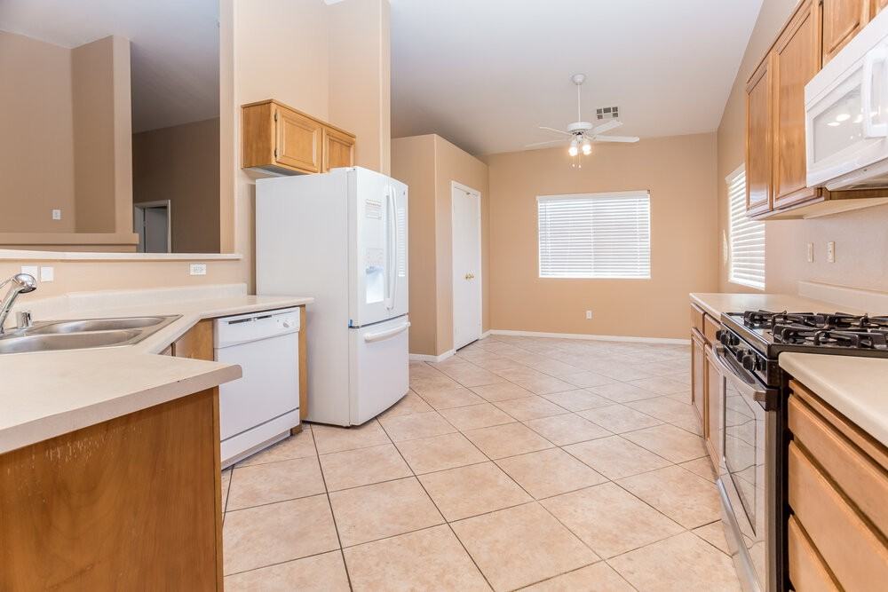 2614 Tropical Sands Ave - Photo 5 of 15