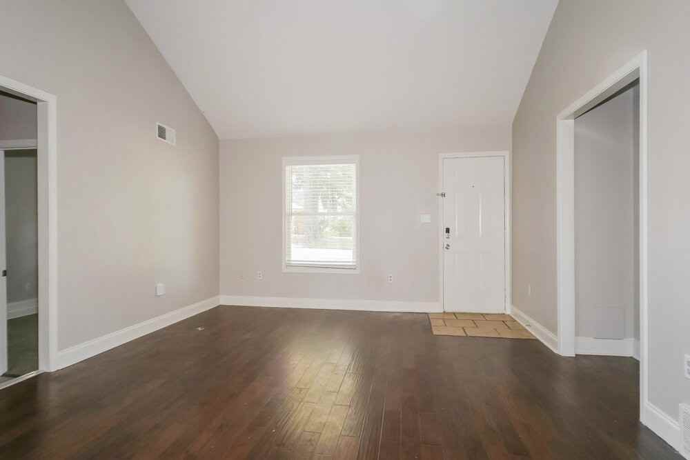 732 Charter Oak Dr - Photo 5 of 19