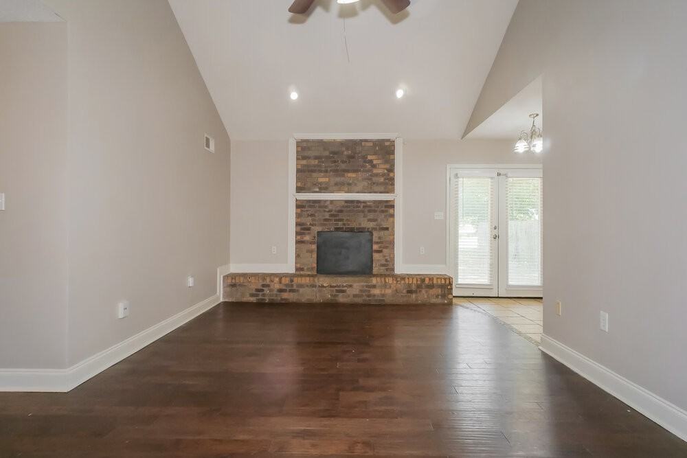 732 Charter Oak Dr - Photo 6 of 19