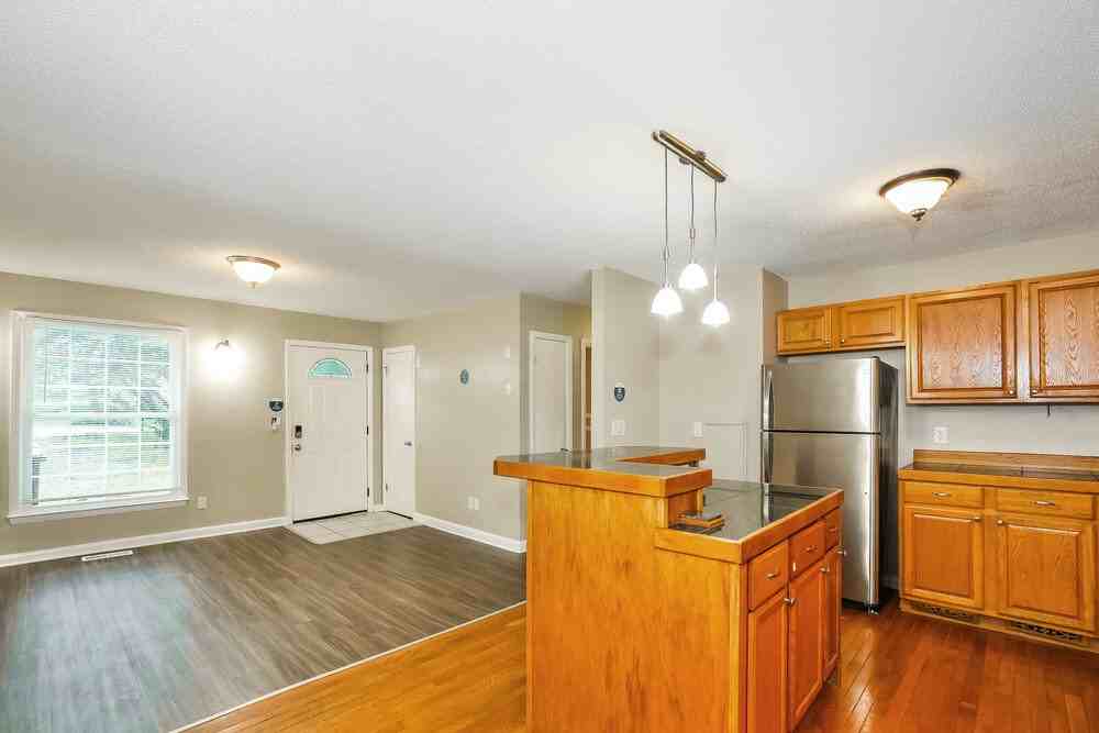 4407 Cornell Ave - Photo 7 of 14