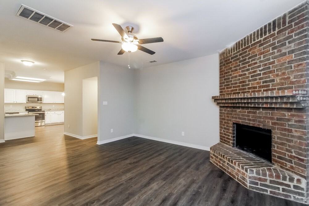 1345 Boyd St - Photo 5 of 17