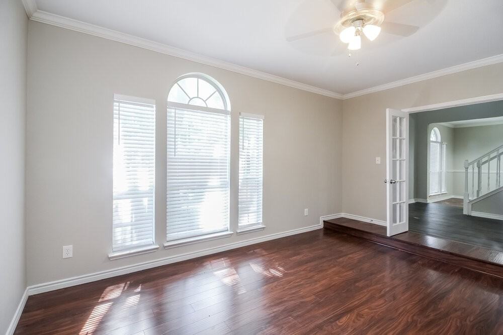 1345 Boyd St - Photo 6 of 17