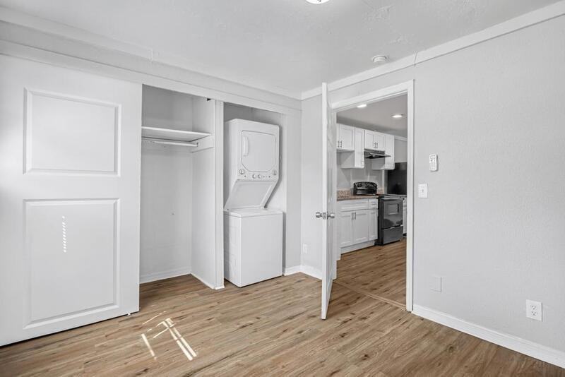 2146 Inwood Ter - Photo 5 of 17