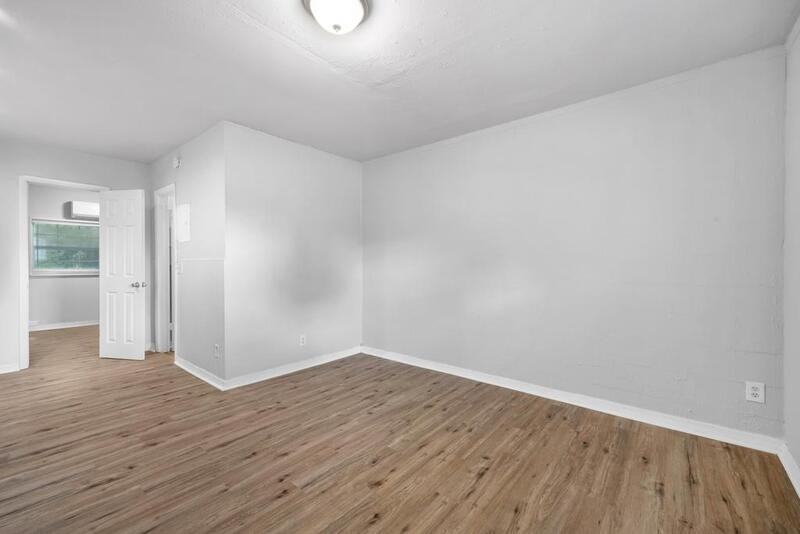 2150 Inwood Ter - Photo 5 of 19