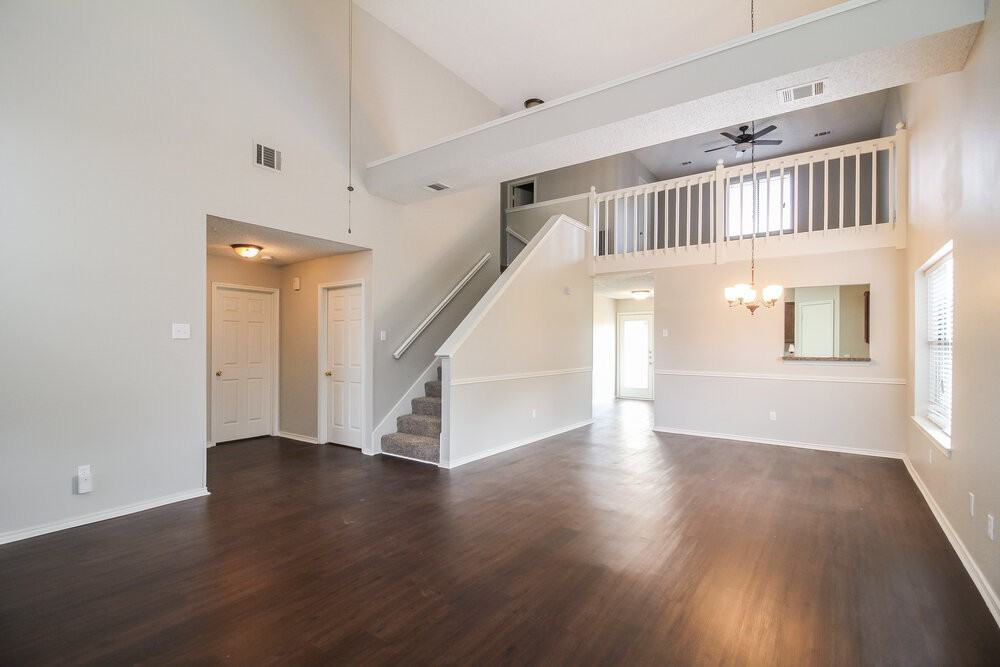 819 Mayfield Dr - Photo 3 of 15