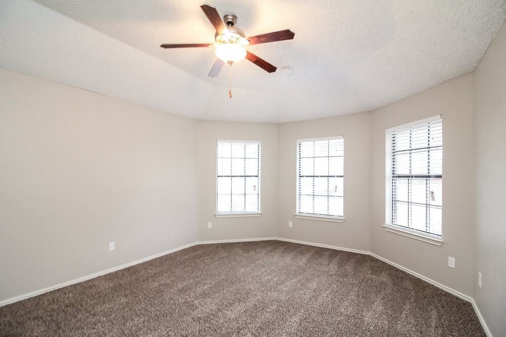 819 Mayfield Dr - Photo 7 of 15
