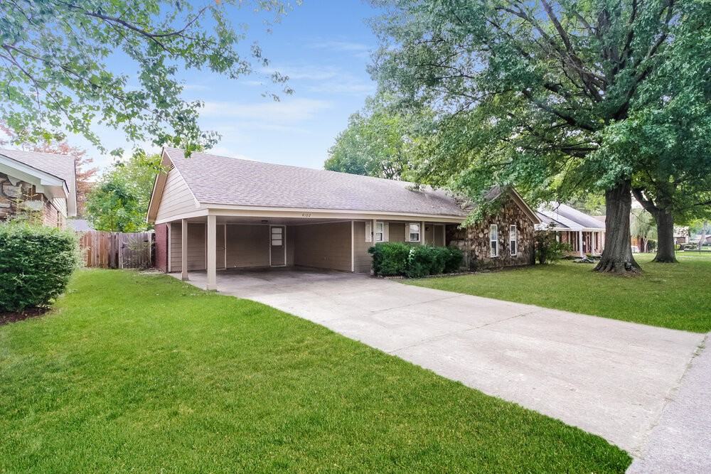 4102 Royalcrest Dr - Photo 2 of 25